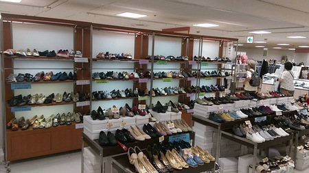 靴・かばんバッグ類の婦人服飾品関連の販売会